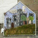 Three Horseshoes Well Dressing