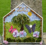 Time Capsule Well Dressing