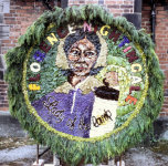 Personality Well Dressing